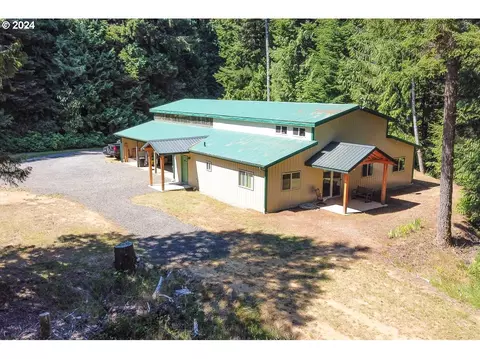 12366 Wildwood Dr, North Bend, OR 97459