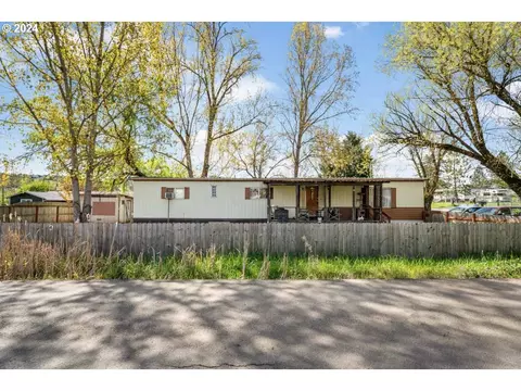 4903 Melody Ln, Roseburg, OR 97471