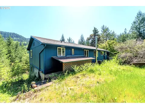 17861 Highway 126, Walton, OR 97490