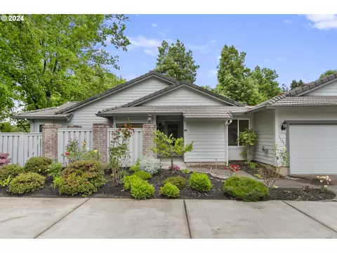 32025 SW Cypress Pt, Wilsonville, OR 97070