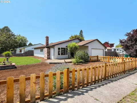 745 SE 17th St, Troutdale, OR 97060