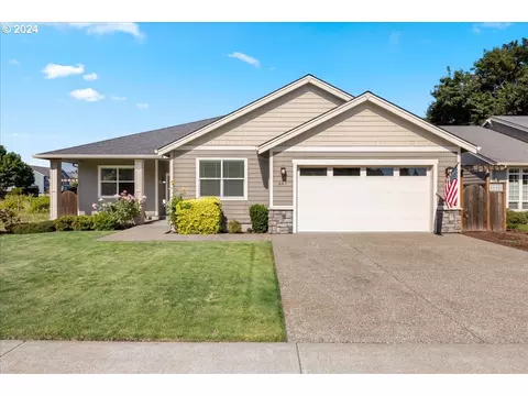 627 NE 22nd Ave, Canby, OR 97013