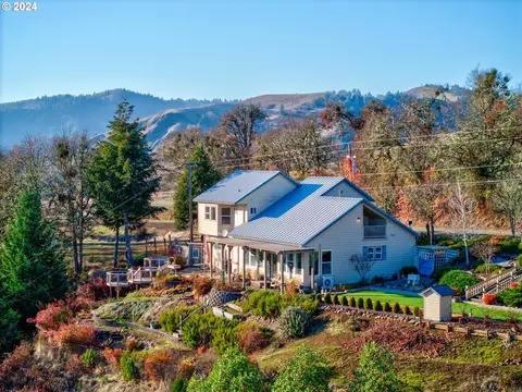 14115 N Bank Rd, Roseburg, OR 97470