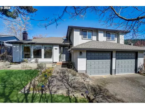 13273 SE Sagebrush Dr, Happy Valley, OR 97086