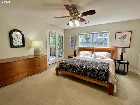 Bedroom - 28544 Crow Rd, Eugene, OR 97402 photo 2 of 4