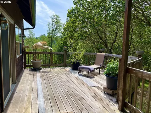 Exterior - 28544 Crow Rd, Eugene, OR 97402 photo 5 of 8