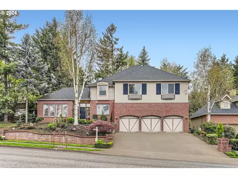 2861 Beacon Hill Dr, West Linn, OR 97068