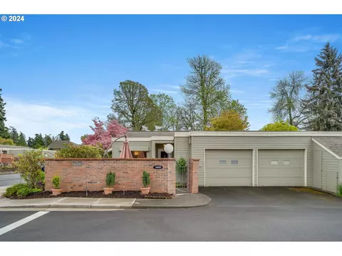 16620 SW Monterey Ln, King City, OR 97224