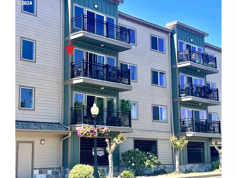 211 Harbor St #32, Florence, OR 97439