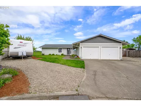 945 Heather Turn, Harrisburg, OR 97446
