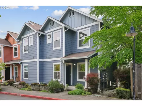 4755 NE Prescott St #I, Portland, OR 97218