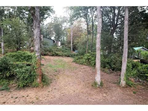 16644 SE Harold St, Milwaukie, OR 97267