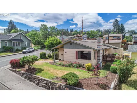 500 W 13th St, The Dalles, OR 97058