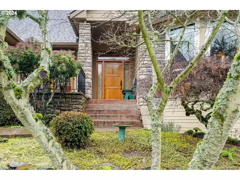 435 Tillicum Dr, Silverton, OR 97381