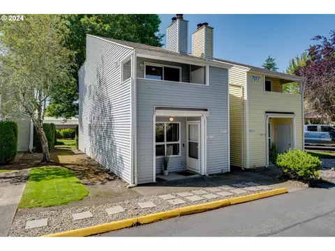 7017 NE 43rd St #D, Vancouver, WA 98661