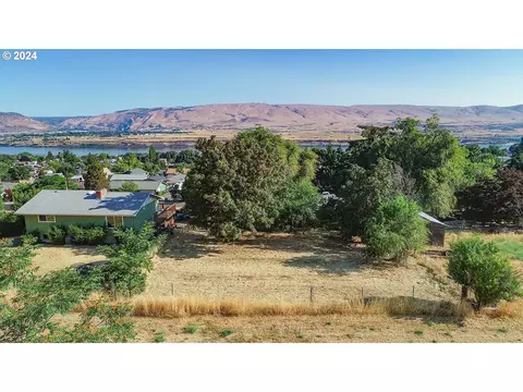 2208 E 16, The Dalles, OR 97058