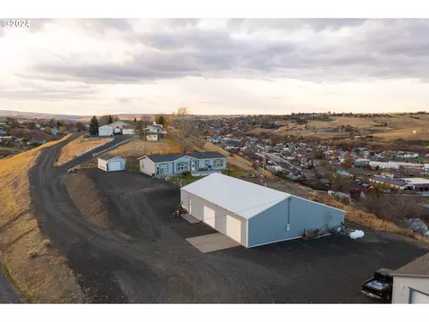 1651 SE Isaac Ave, Pendleton, OR 97801