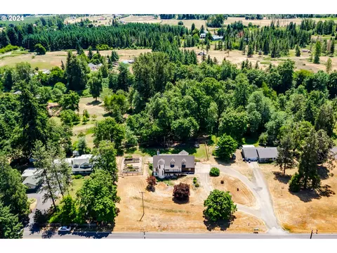 37198 Wheeler Rd, Pleasant Hill, OR 97455