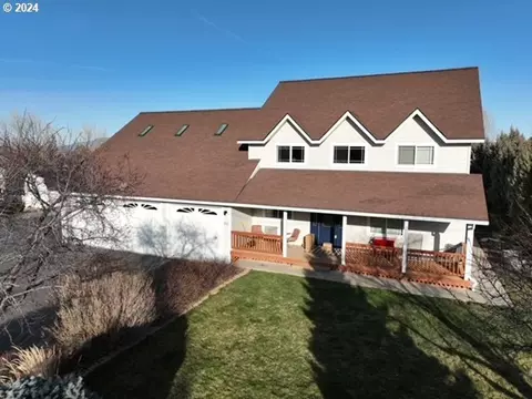 213 S 18th St, La Grande, OR 97850