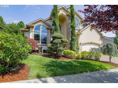 15527 SE Knapp Dr, Portland, OR 97236