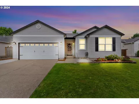 1601 Adelman Loop, Eugene, OR 97402