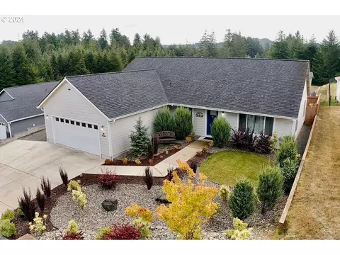 479 Providence Dr, Reedsport, OR 97467