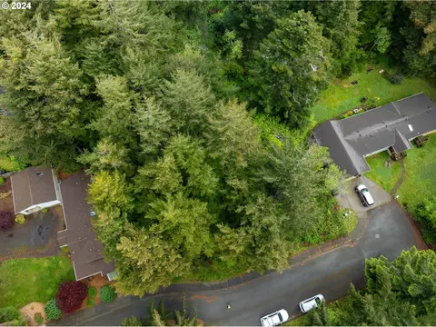 0 9th St NE, Bandon, OR 97411