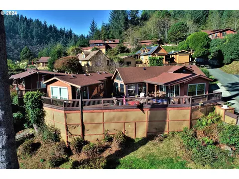 19921 Whaleshead Rd #I-14, Brookings, OR 97415