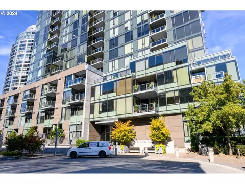 841 S Gaines St #313, Portland, OR 97239