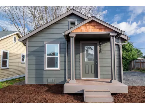 930 Elm St, Junction City, OR 97448