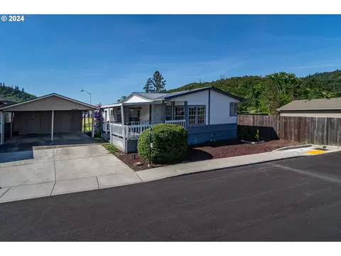 5 Mary Ann Ln, Roseburg, OR 97470