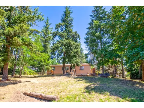 1345 Crest Dr, Eugene, OR 97405 photo 1