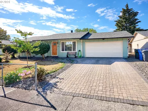 4758 NE Castle Dr, Salem, OR 97301