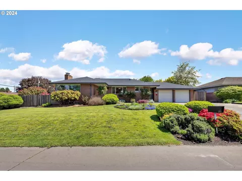 4921 NW Cherry St, Vancouver, WA 98663