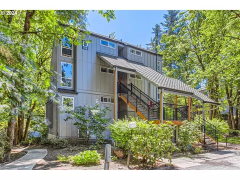 100 Kerr Pkwy #24, Lake Oswego, OR 97035