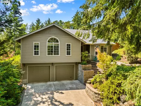 398 Dellwood Dr, Eugene, OR 97405