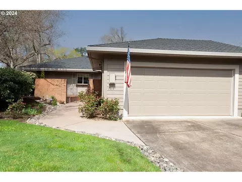 7575 SW Middle Greens Rd, Wilsonville, OR 97070