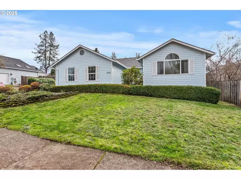 806 Edgewood Dr, Newberg, OR 97132
