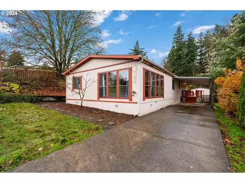 18157 S Country Village Dr, Oregon City, OR 97045