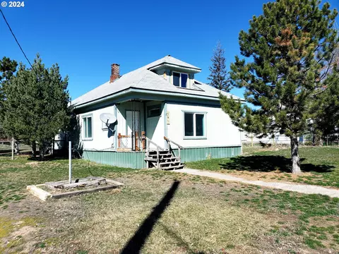 340 3rd St, North Powder, OR 97867