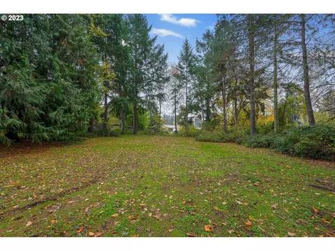 49 Th St, Milwaukie, OR 97222