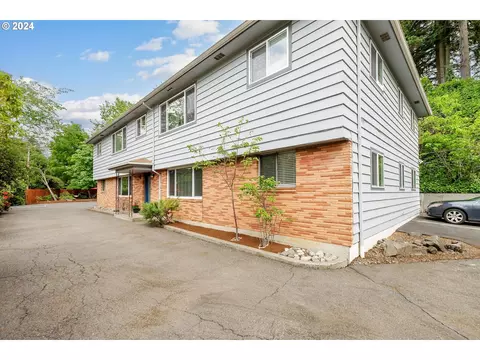 13031309 SW Bertha Blvd, Portland, OR 97219