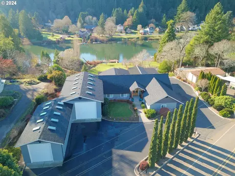10895 E Mapleton Rd, Mapleton, OR 97453
