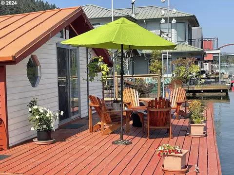 13014 NW Marina Way #16, Portland, OR 97231