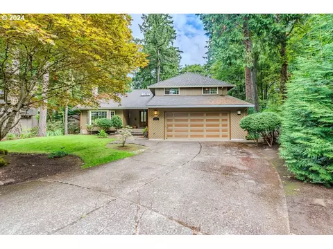 17320 SW Brandyshire Ct, Portland, OR 97224