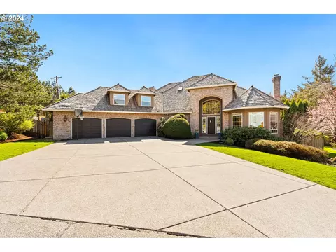 5736 SW Kruse Ridge Dr, Portland, OR 97219