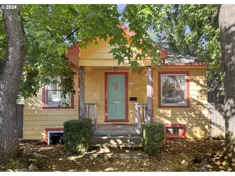 7717 SE Clinton St, Portland, OR 97206