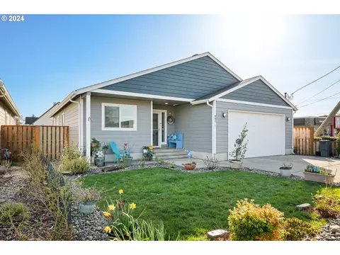 981 Avenue F, Seaside, OR 97138