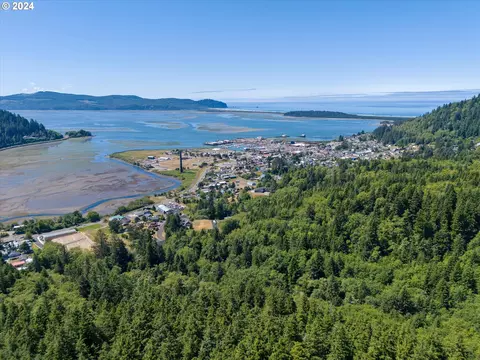 Franklin St, Garibaldi, OR 97118 photo 3