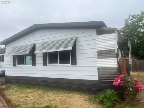 16901 SE Division St #60, Portland, OR 97236